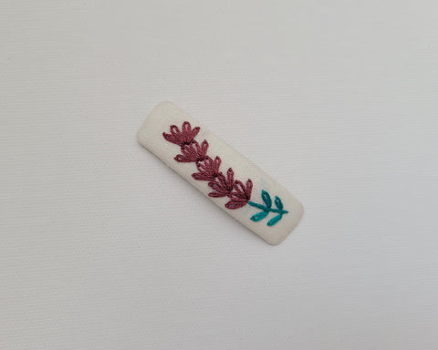 Winey Embroidered Clip